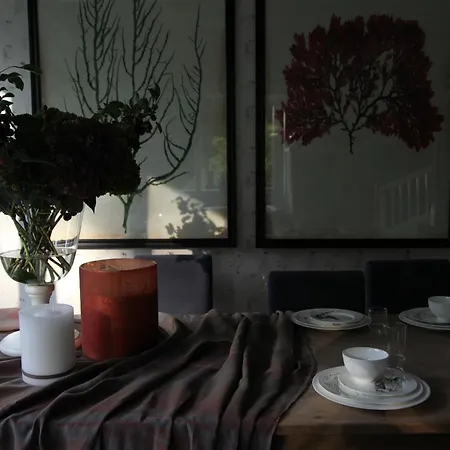 فيلة - Functionalist Retreat Near Prague *
