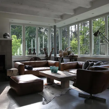 - Functionalist Retreat Near Prague * Cisovice